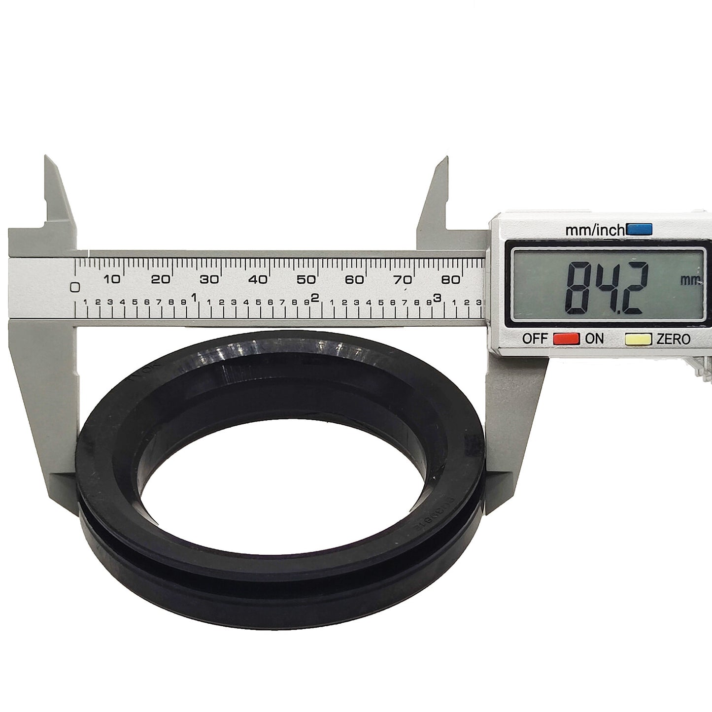 Front Axle Oil Seal 33670-43360 3021-0004 for Kubota Tractor M Series M954 M100