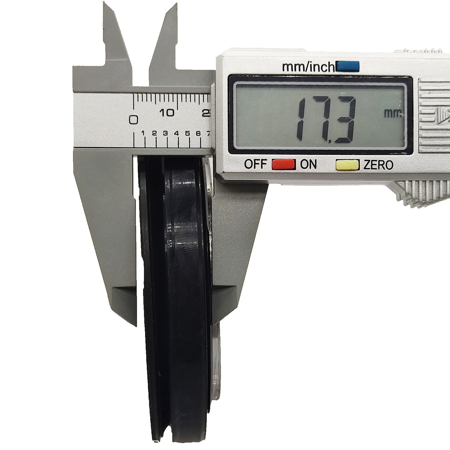 Front Axle Oil Seal 33670-43360 3021-0004 for Kubota Tractor M Series M954 M100